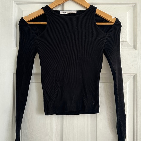 Cut out long sleeve - Picture 2 of 3